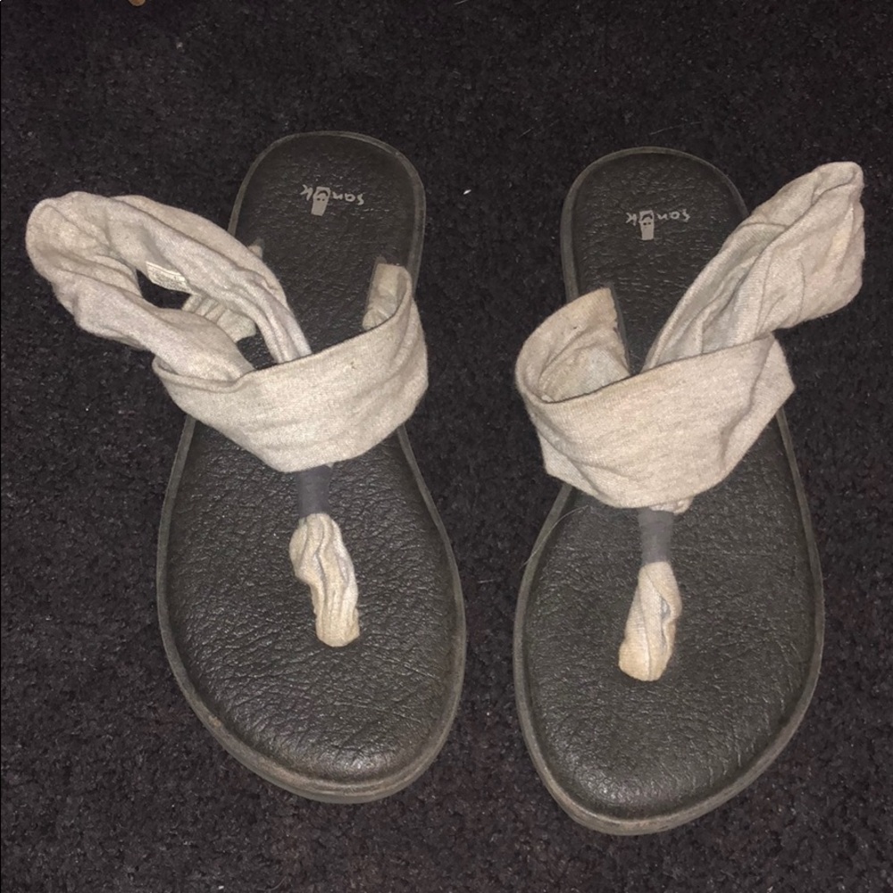 Size 8 women’s sanuk sandal flip flop